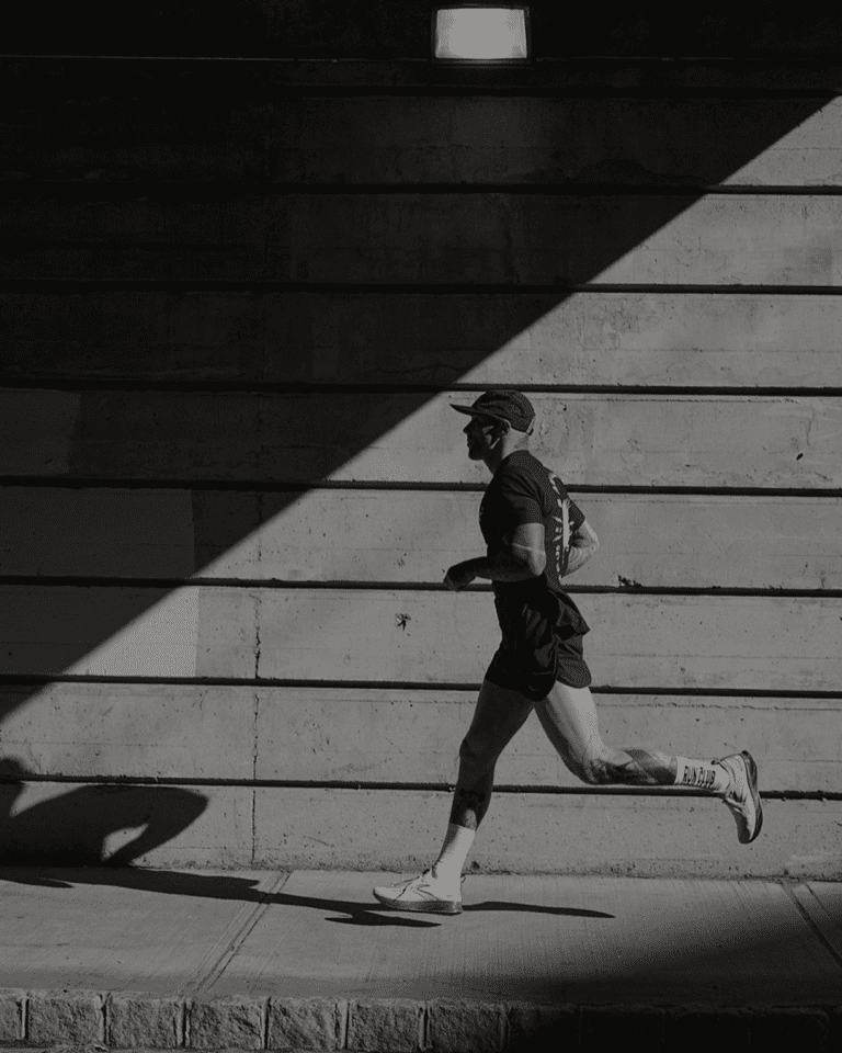 runner corriendo solo